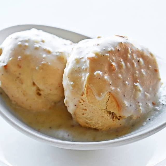 Hot Biscuits and Country Gravy (2 Pieces).