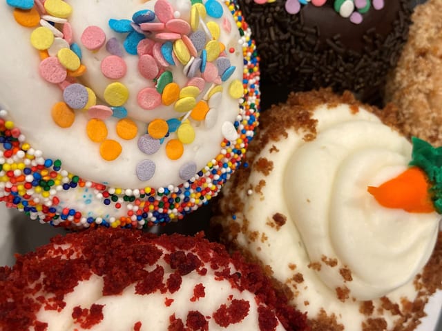 Cupcakes.