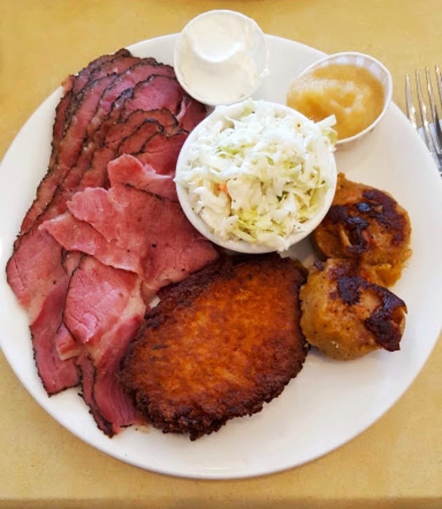 Hot Pastrami Plate.